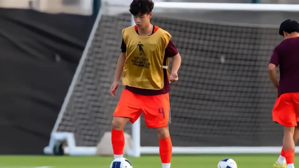 U17国足李钧鹏庆祝晋级：我只想说中国牛X鲁能牛X，爱你们