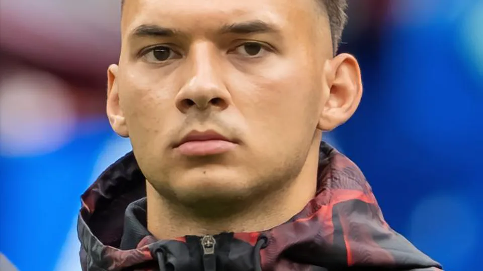 克媒Sportklub援引天空体育的消息称狼队有...