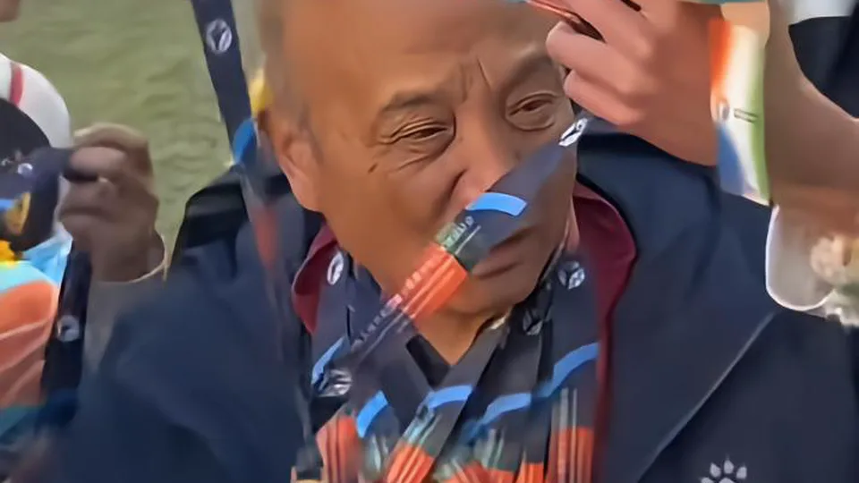 殷铁生：执教前只求不留遗憾，此次夺冠会给队员带来宝贵财富